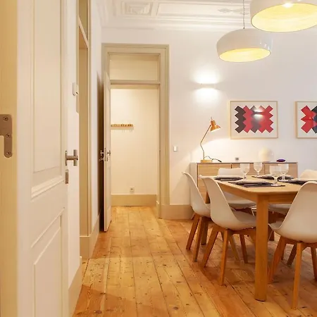 Διαμέρισμα Charming 2bdr In Lapa By Lovelystay *