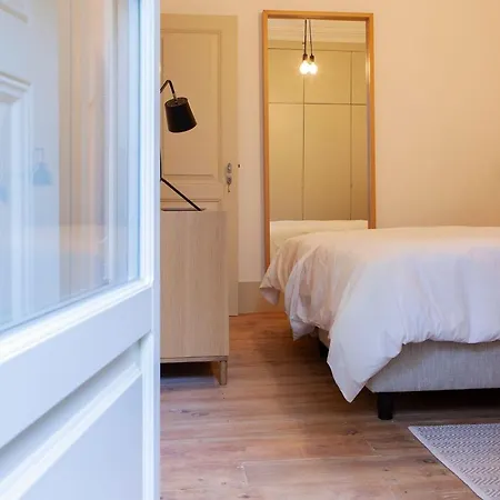 Charming 2bdr With Balcony In Lapa By Lovelystay *