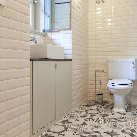 Charming 2bdr With Balcony In Lapa By Lovelystay Lägenhet Lisboa