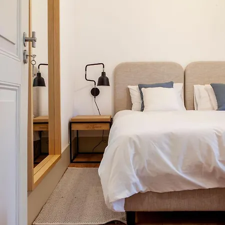 Charming 2bdr With Balcony In Lapa By Lovelystay *