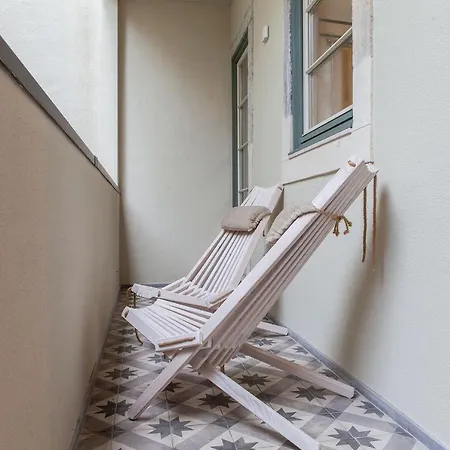 Charming 2bdr With Balcony In Lapa By Lovelystay Lisboa