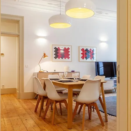 Charming 2bdr With Balcony In Lapa By Lovelystay Lägenhet
